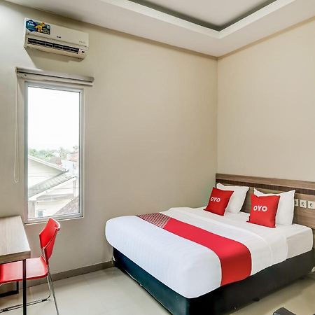 Oyo 90986 Hotel Srikandi Adisucipto Kalasan Exterior foto