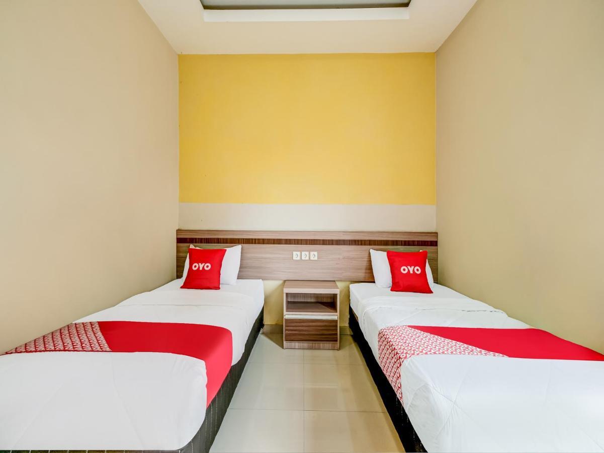 Oyo 90986 Hotel Srikandi Adisucipto Kalasan Exterior foto