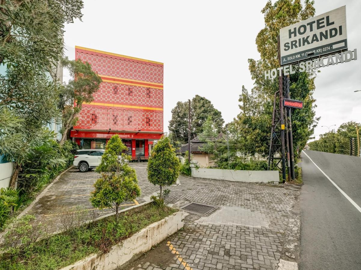 Oyo 90986 Hotel Srikandi Adisucipto Kalasan Exterior foto