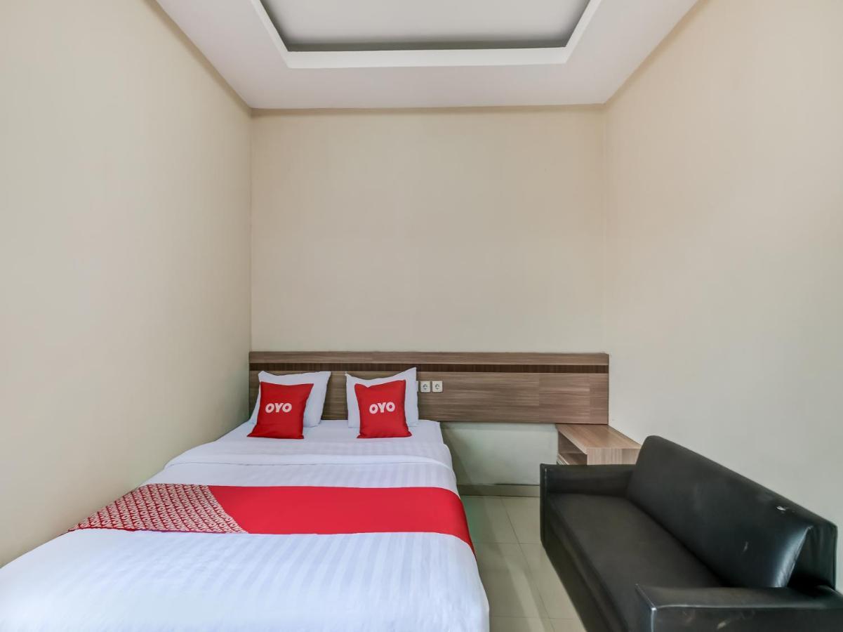 Oyo 90986 Hotel Srikandi Adisucipto Kalasan Exterior foto